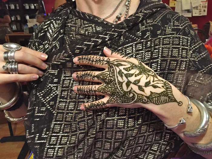 Sarah Glaser henna body art Anchorage Alaska Henna Event